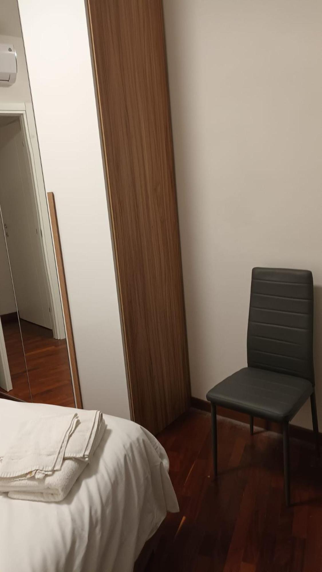 Ferienwohnung Casa N 1 Con Parcheggio Privato E Colonnina Ricarica Livorno Exterior foto