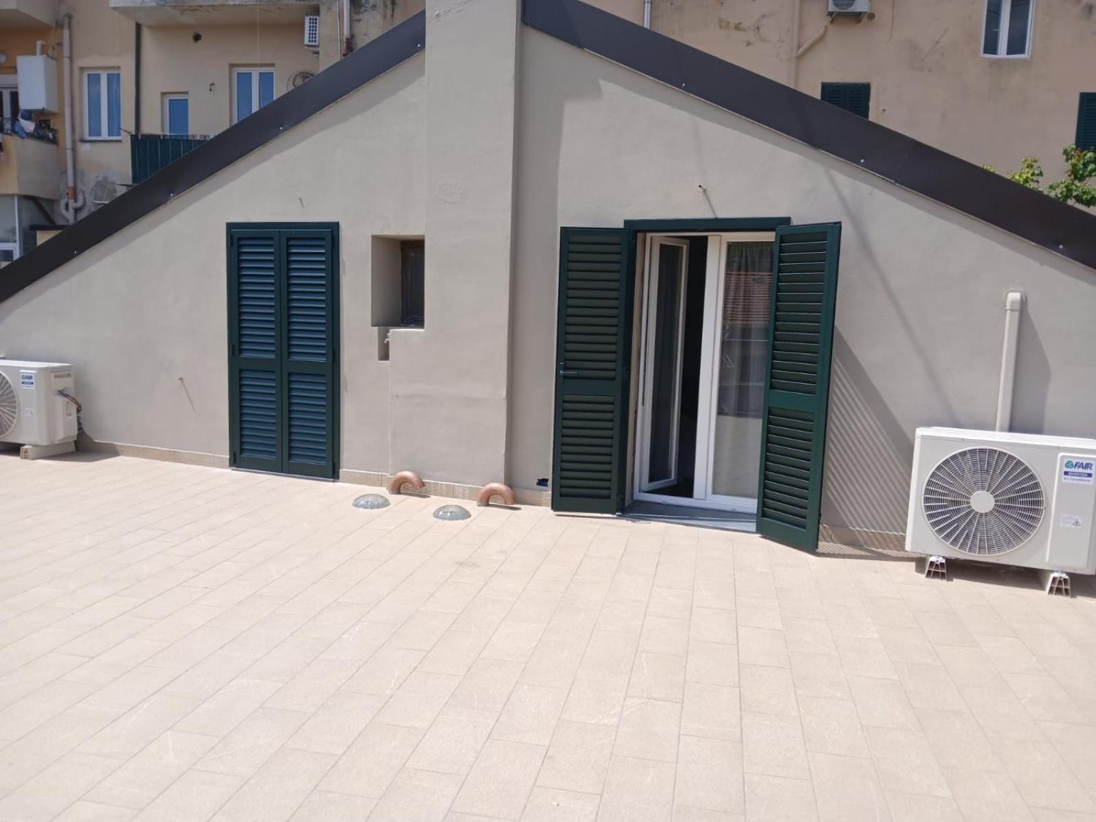 Ferienwohnung Casa N 1 Con Parcheggio Privato E Colonnina Ricarica Livorno Exterior foto